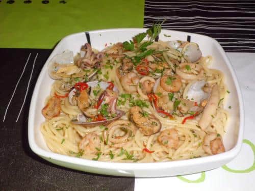 COMO HACER ESPAGUETIS CON MEJILLONES como hacer espaguetis con mejillones: