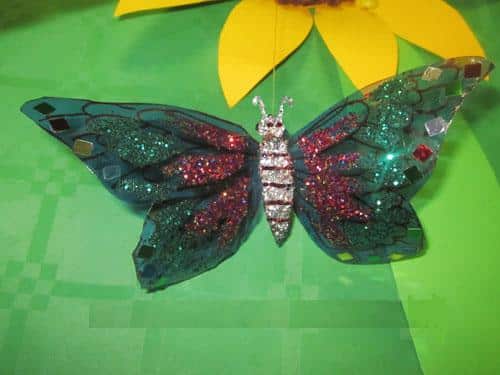 Mariposas con botellas de plástico