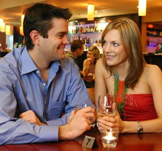 pareja_hablando.jpg pareja_hablando.jpg