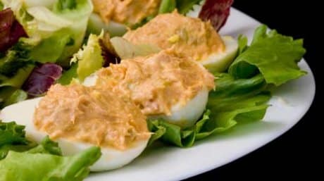 Alíate con el huevo en tu dieta, Para hoy: Huevos rellenos de Atún