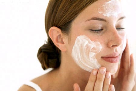Aplicar las cremas faciales correctamente
