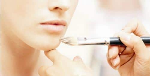 Cómo aplicar el maquillaje sobre una piel seca