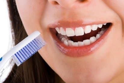 Cómo cuidar los dientes sensibles