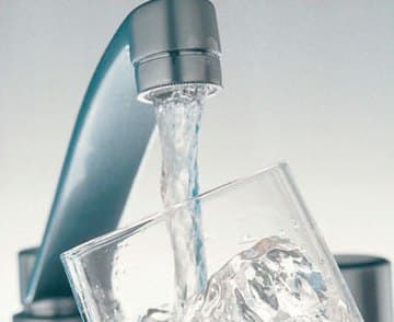 El agua: un elemento saludable para la pérdida de peso