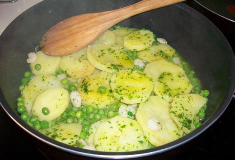 Patatas con salsa verde