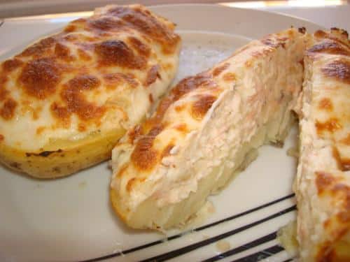 Patatas rellenas de salmón y queso