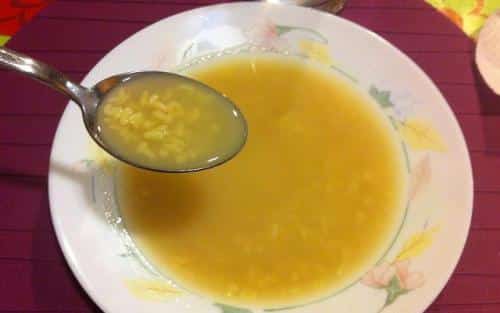 Sopa de ternera con pasta