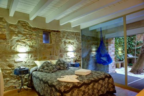 Un tranquilo alojamiento medieval en tierras de Lleida: el Hotel La Freixera