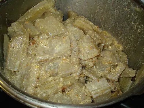 Cardos con almendras