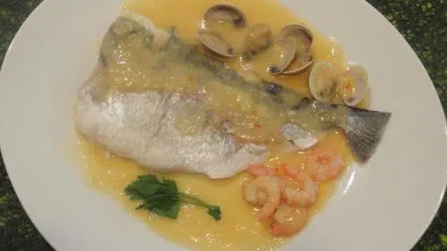 Dorada con salsa de cacahuete
