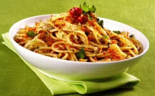 Espaguettis con anchoas y atún