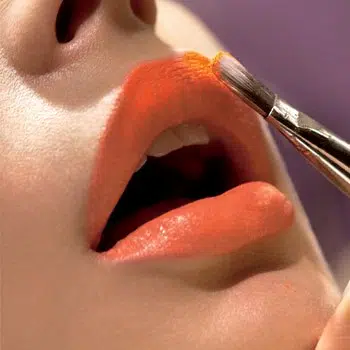 Todo lo que necesitas para cuidar y maquillar tus labios