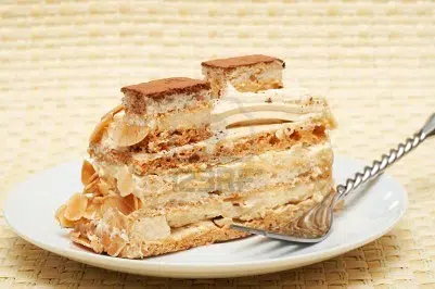 Pastel de merengue y crema, el broche de oro a tu menú