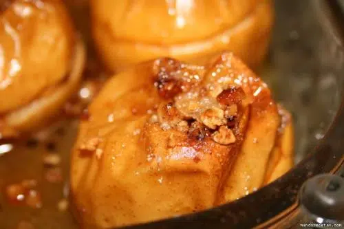 Recetas al Microondas: Manzanas rellenas en salsa de Tequila.